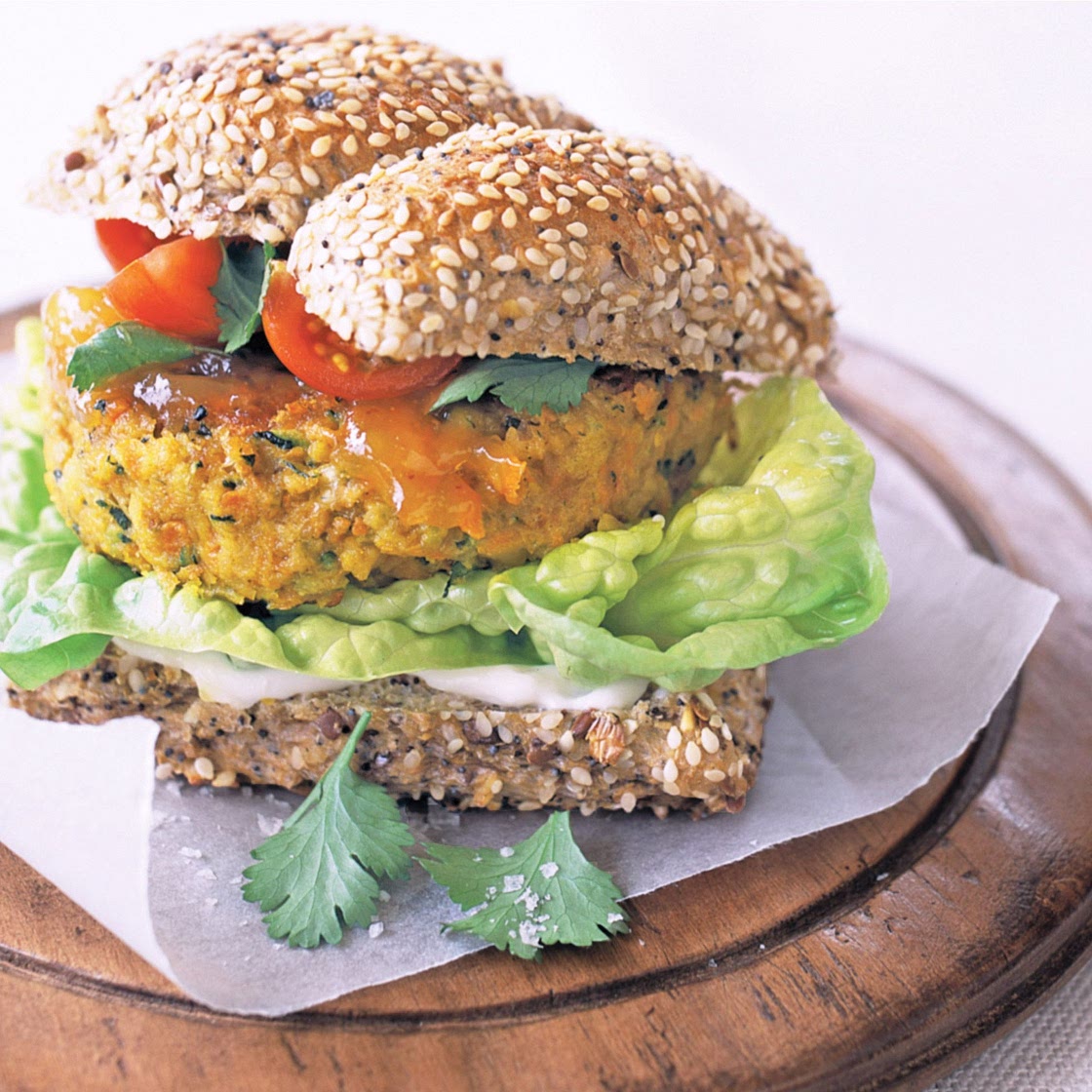 Curried vegetable burgers (vegetarian)
