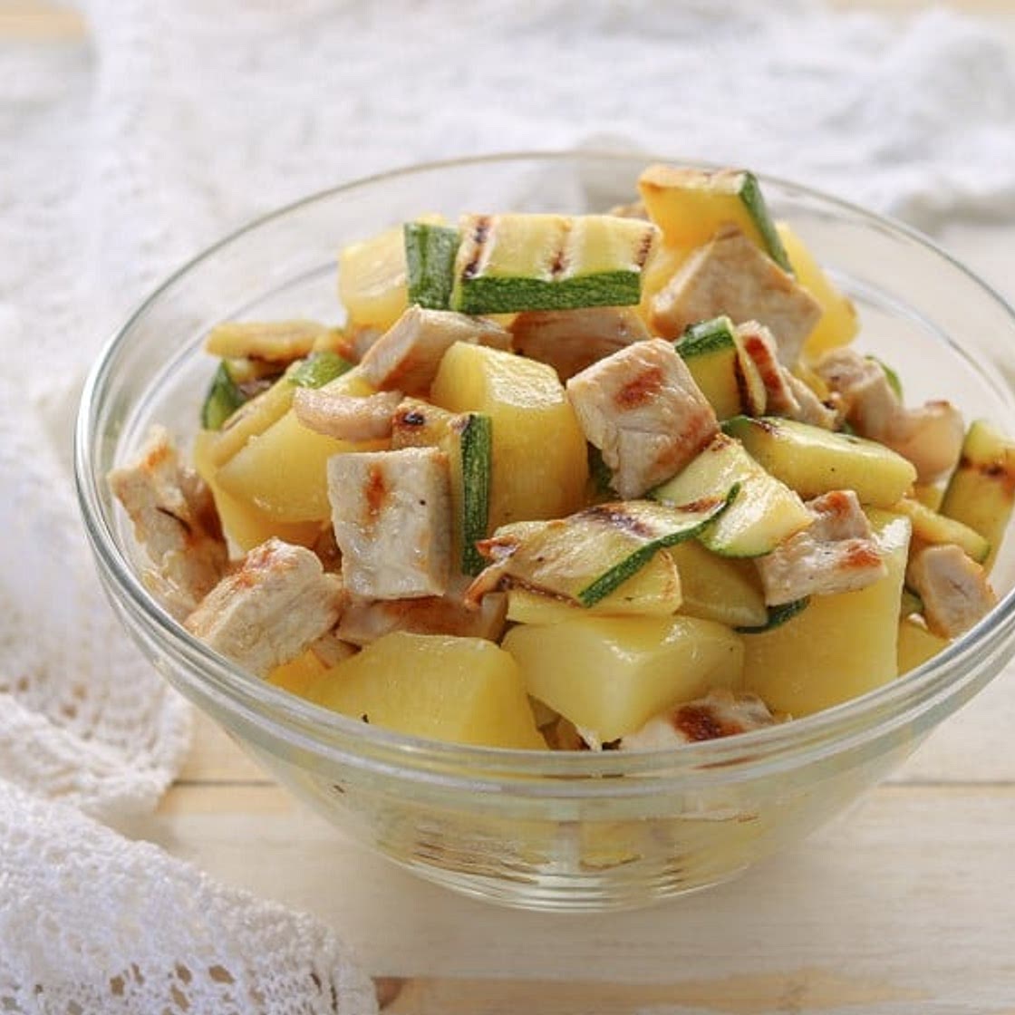 INSALATA DI PATATE, POLLO E ZUCCHINE