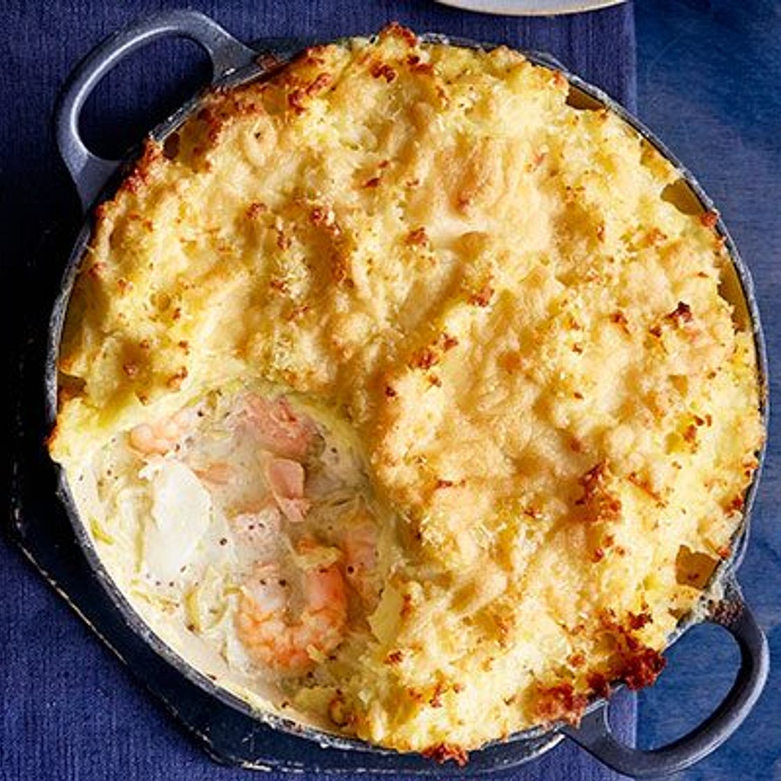 Creamy fish & leek pie
