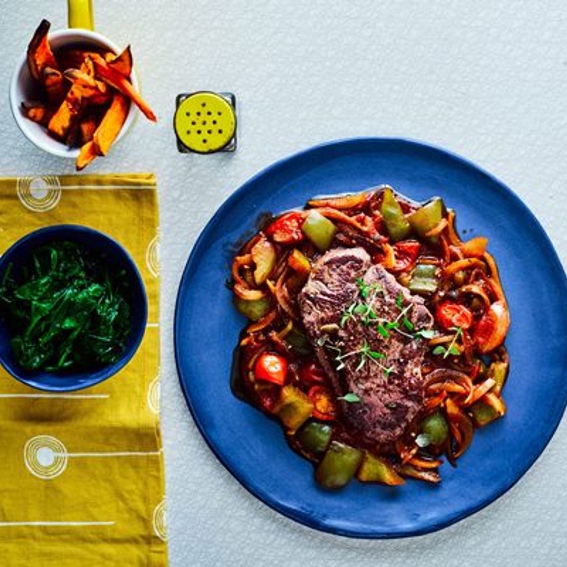 Steaks with goulash sauce & sweet potato fries