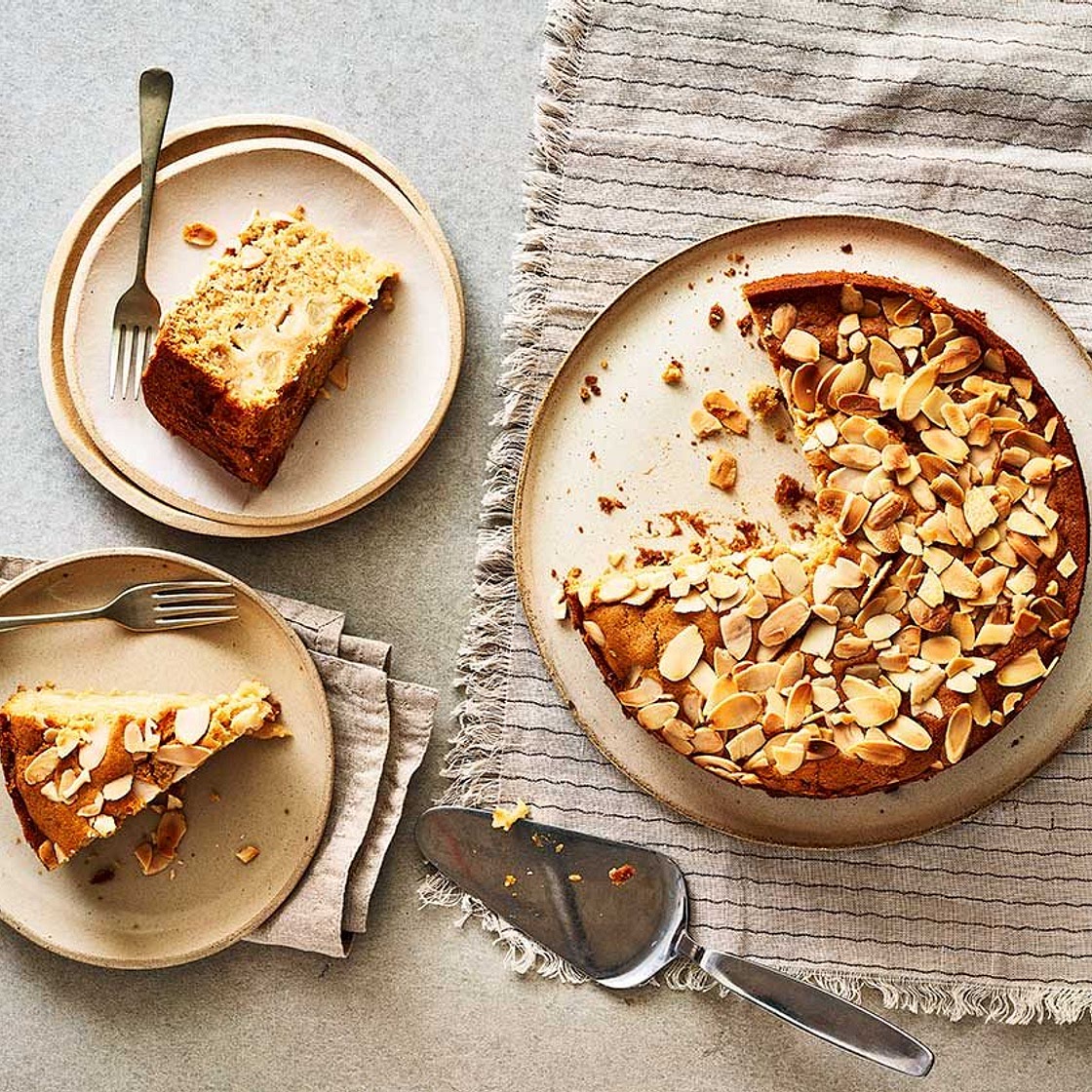 Vegan apple cake