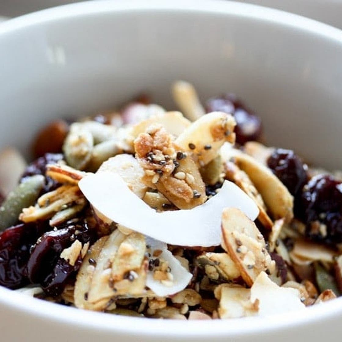Homemade Granola Recipe (VEGAN + Gluten-free)
