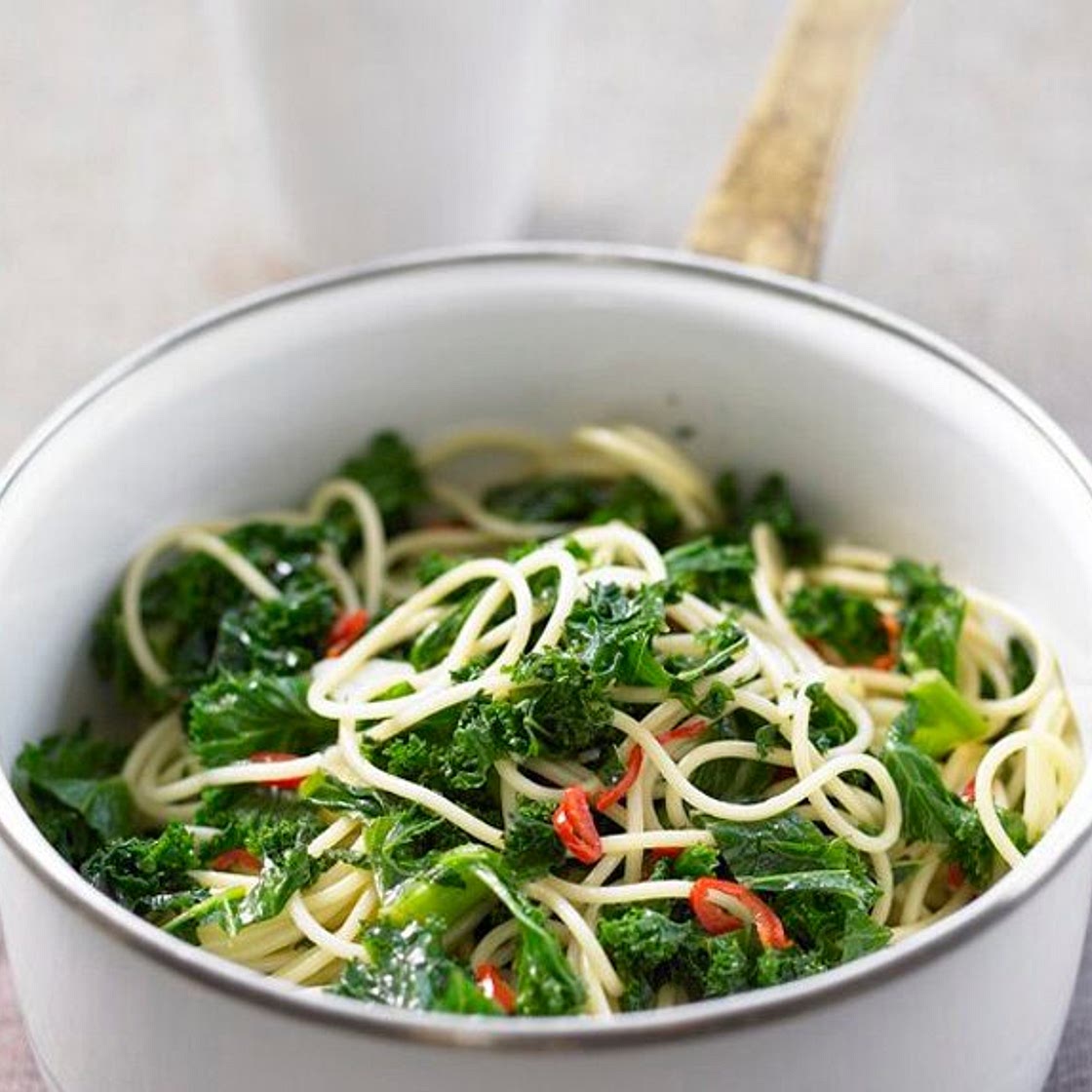 Pasta with kale, garlic and chilli