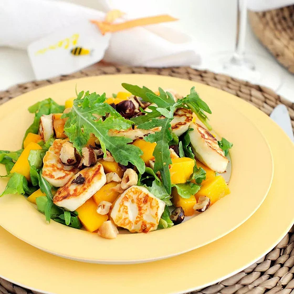 Salade de roquette, poulet grillé et mangue