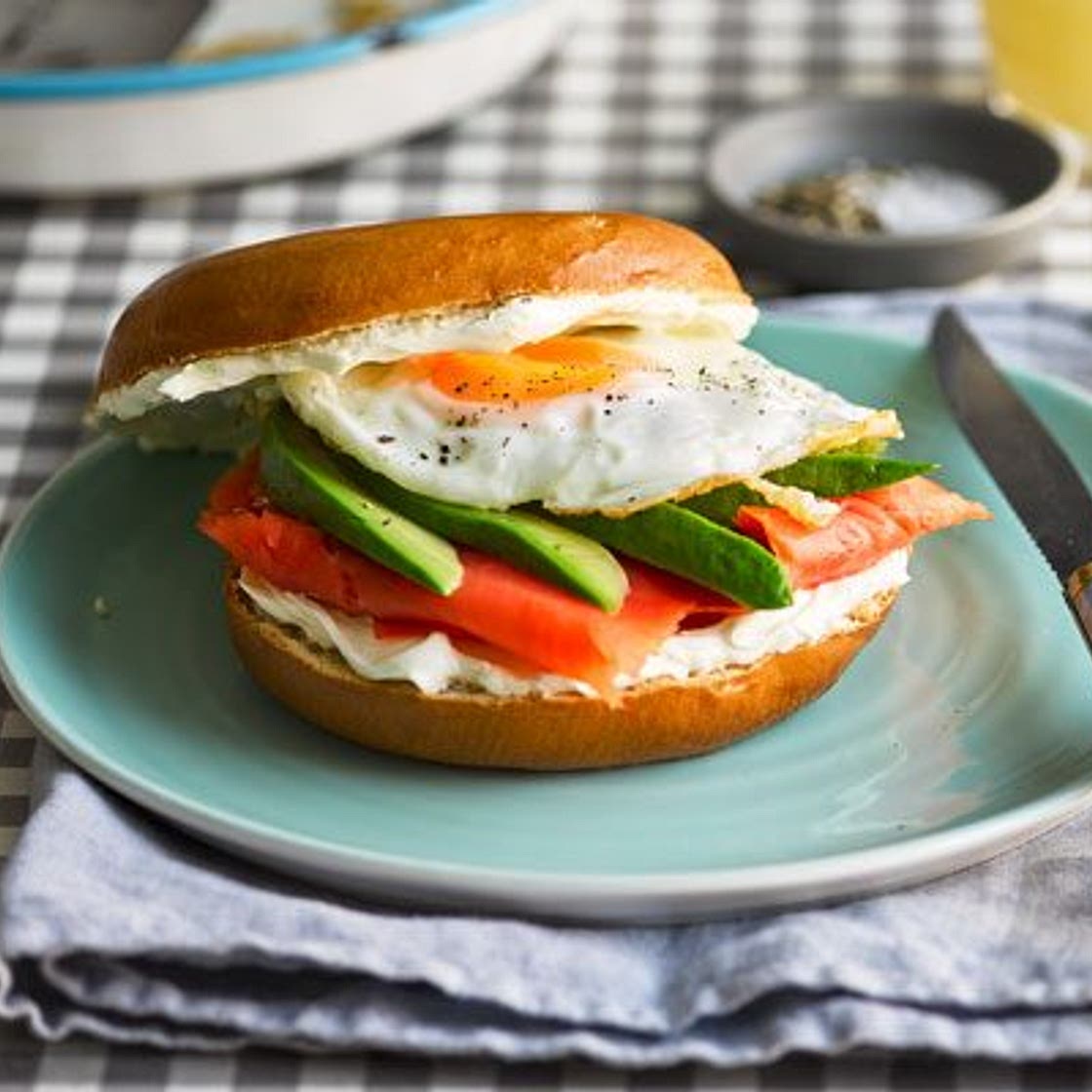 Breakfast bagel club