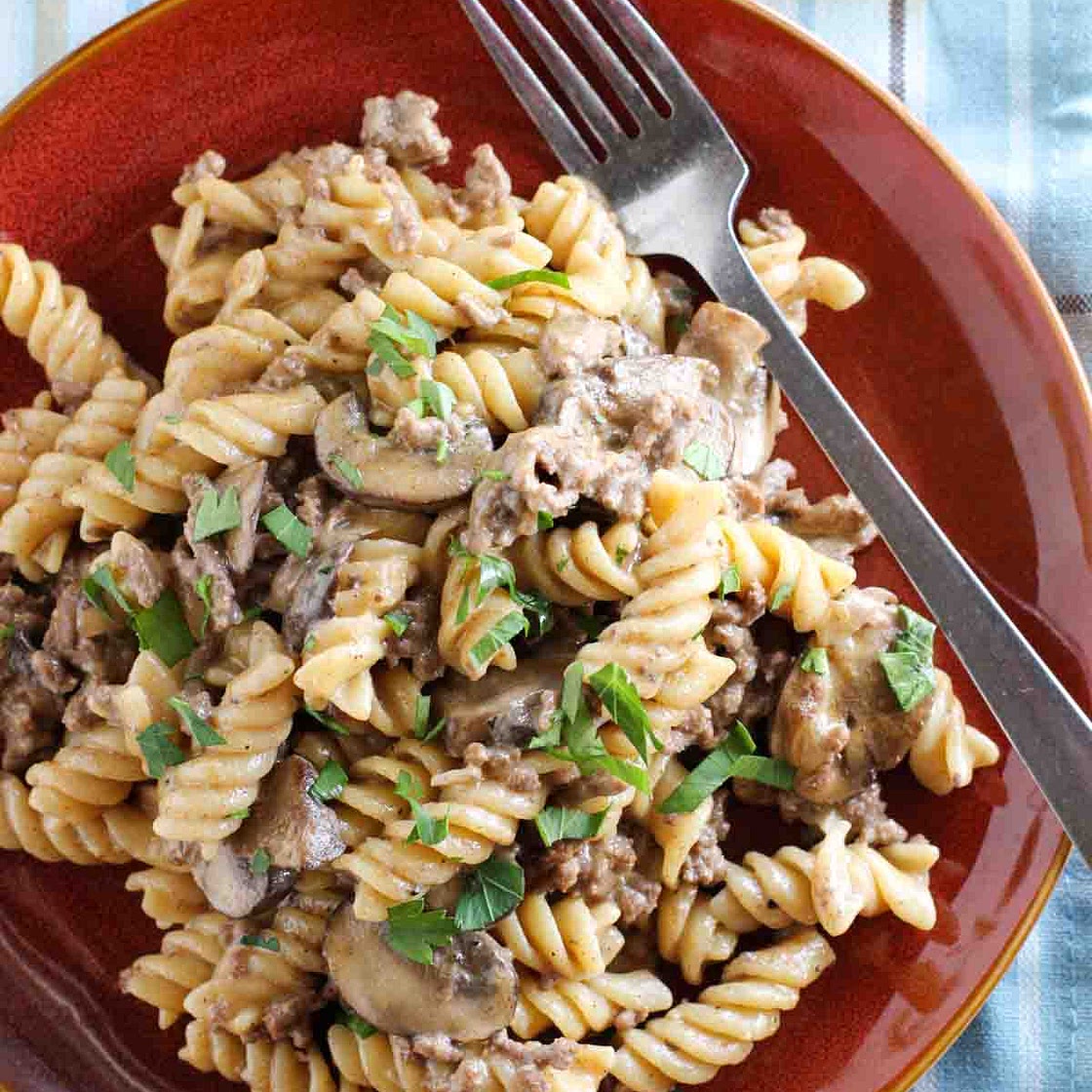 One Pot Ground Beef Stroganoff
