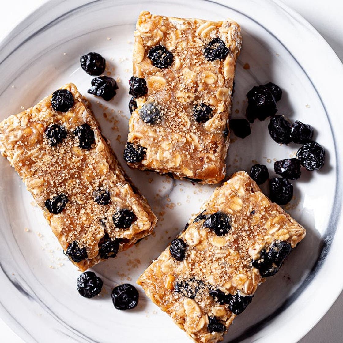 5-Ingredient Protein Bars (no-bake!)