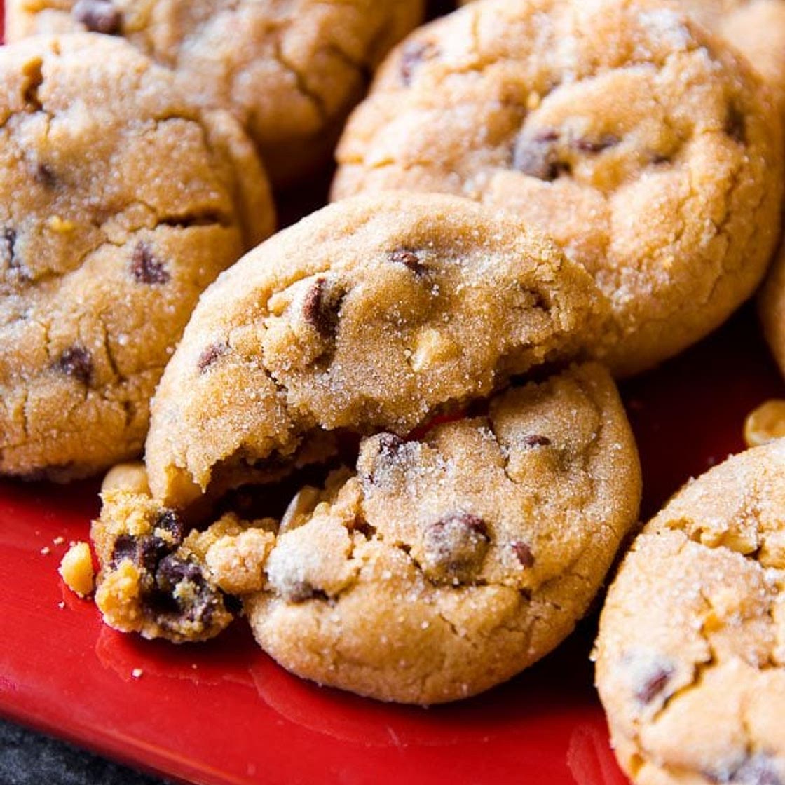 Big Bakery-Style Peanut Butter Chunk Cookies