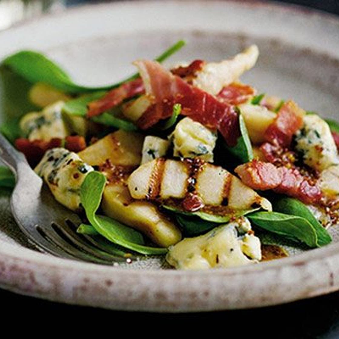 Warm stilton salad