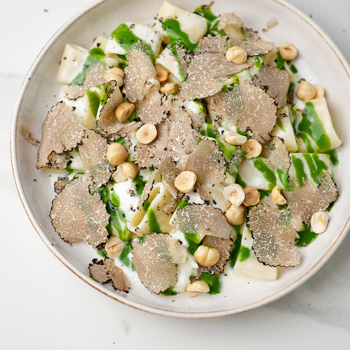 ITALIANO - Calamarata con burrata e tartufo estivo
