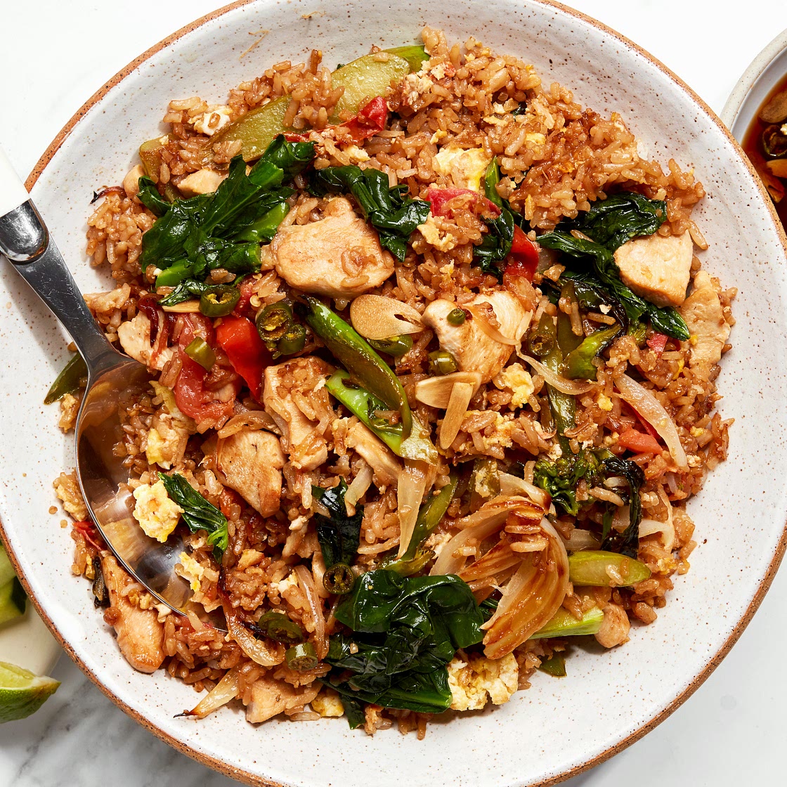 Khao Phat Kai (Thai Fried Rice With Chicken)