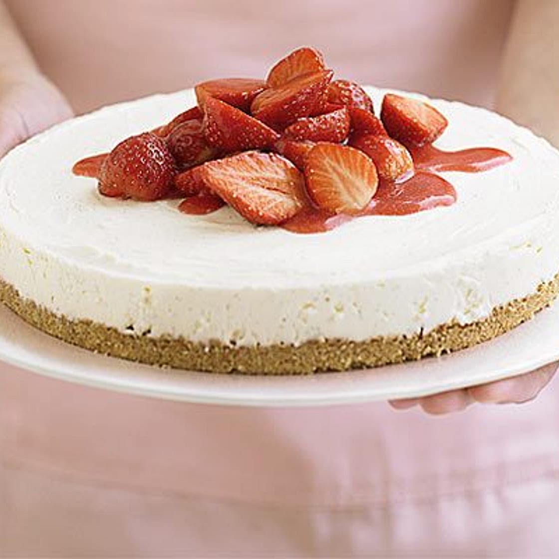 Strawberry cheesecake in 4 easy steps