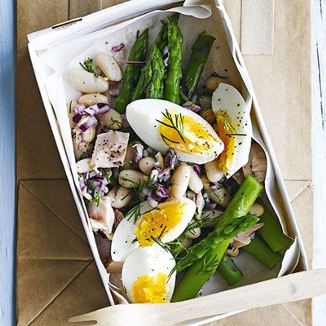 Lemony tuna & asparagus salad box