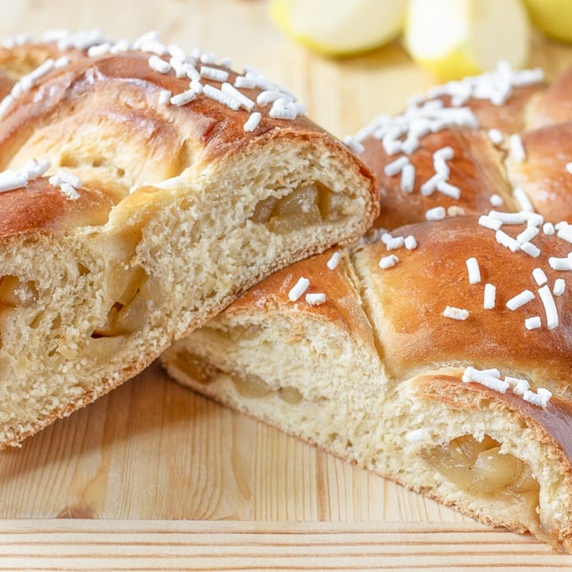 TRECCIA DI PAN BRIOCHE SOFFICE ALLE MELE
