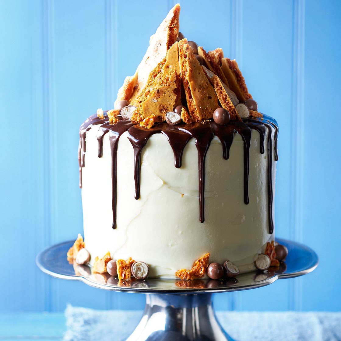Chocolate drip cake