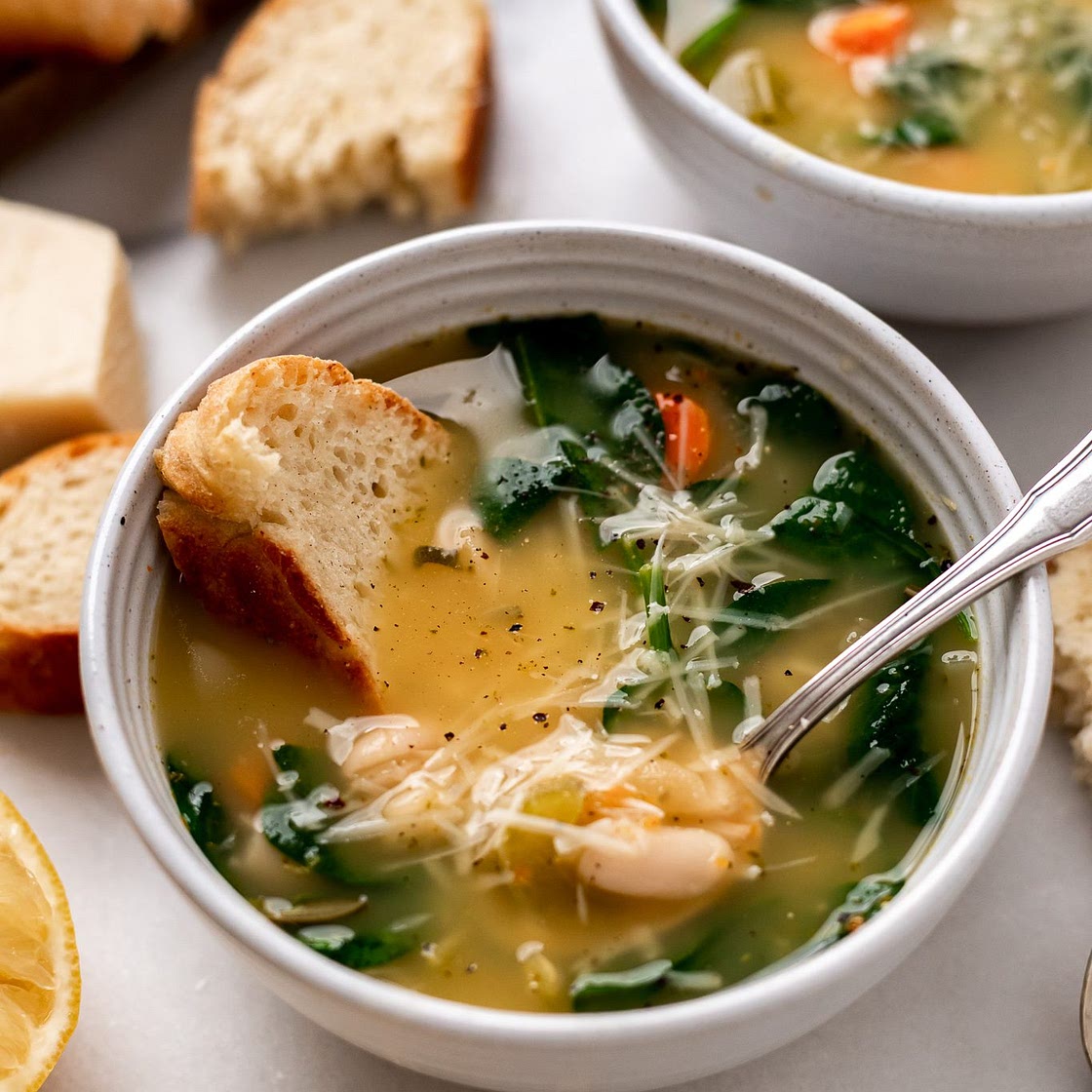 Healthy Tuscan White Bean Soup (Vegan!)