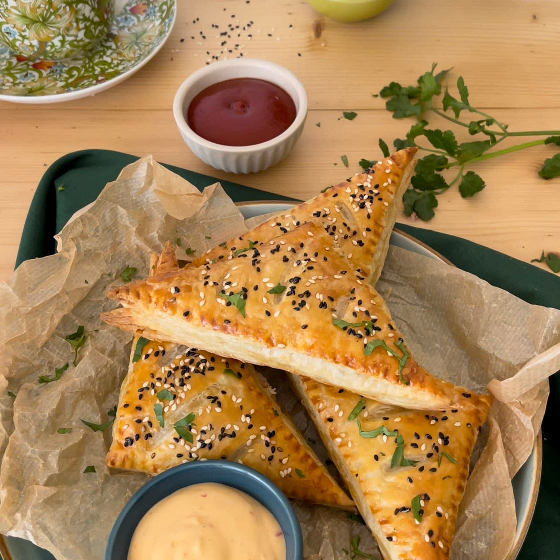 CHICKEN CHEESE PUFF PATTIES