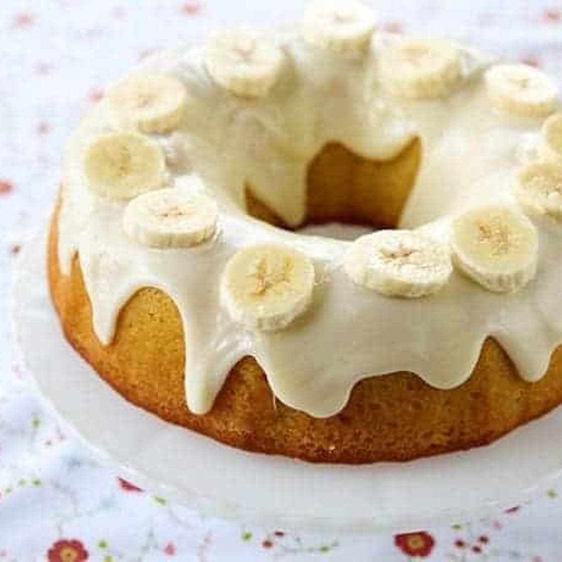 Banana Pudding Cake With Cream Cheese Glaze