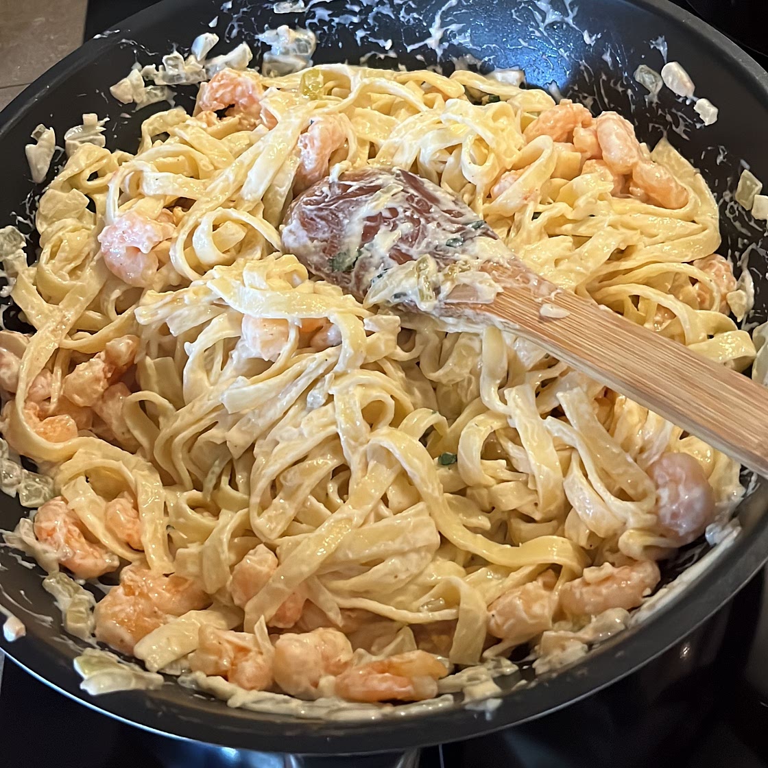 Creamy Shrimp Pasta Recipe (VIDEO)