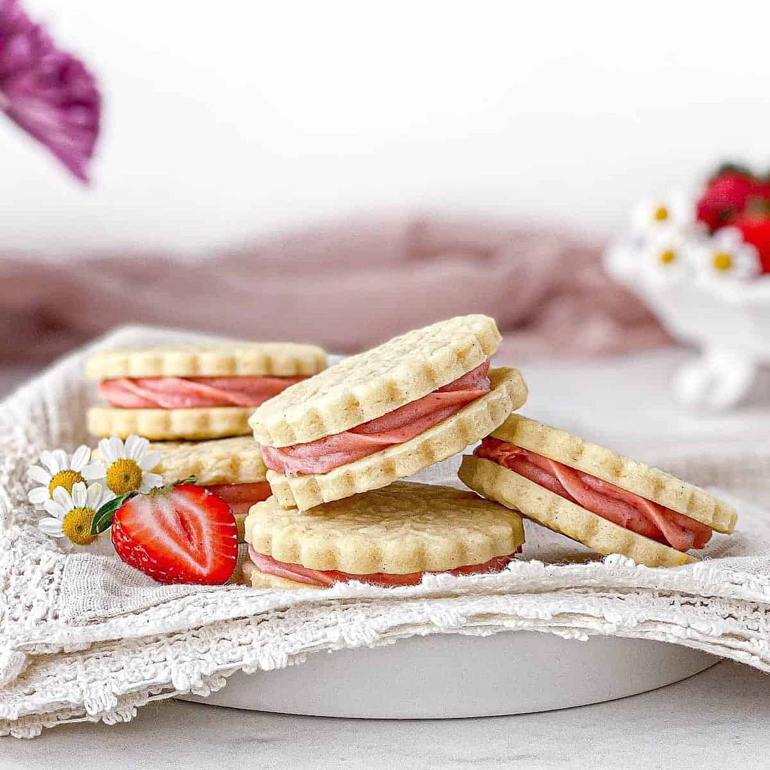 Strawberry Cheesecake Cookies