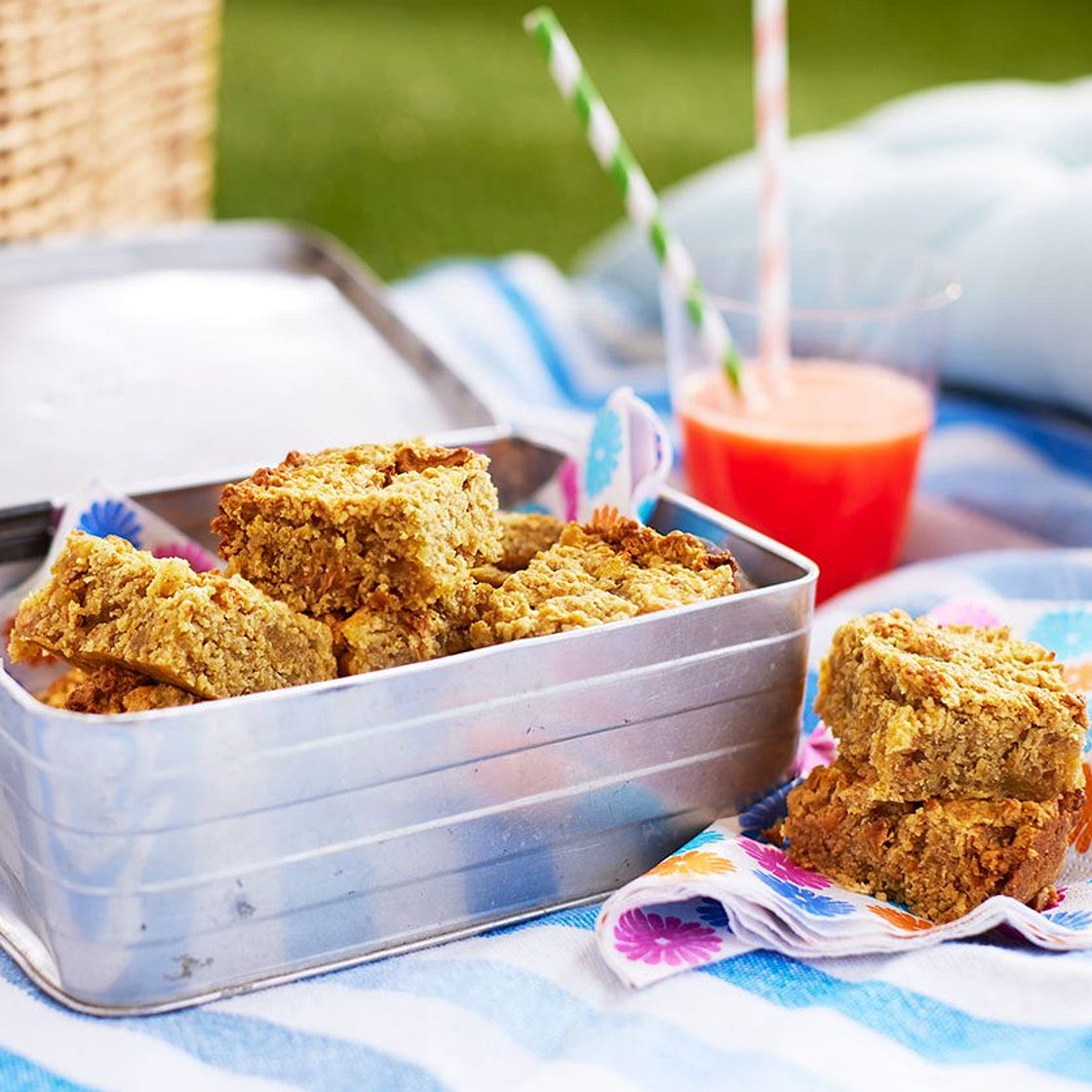 Apple flapjacks