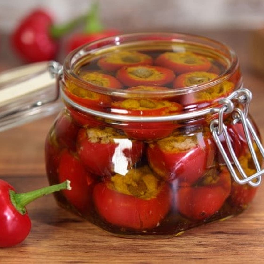 Peperoncini ripieni con crema di tonno