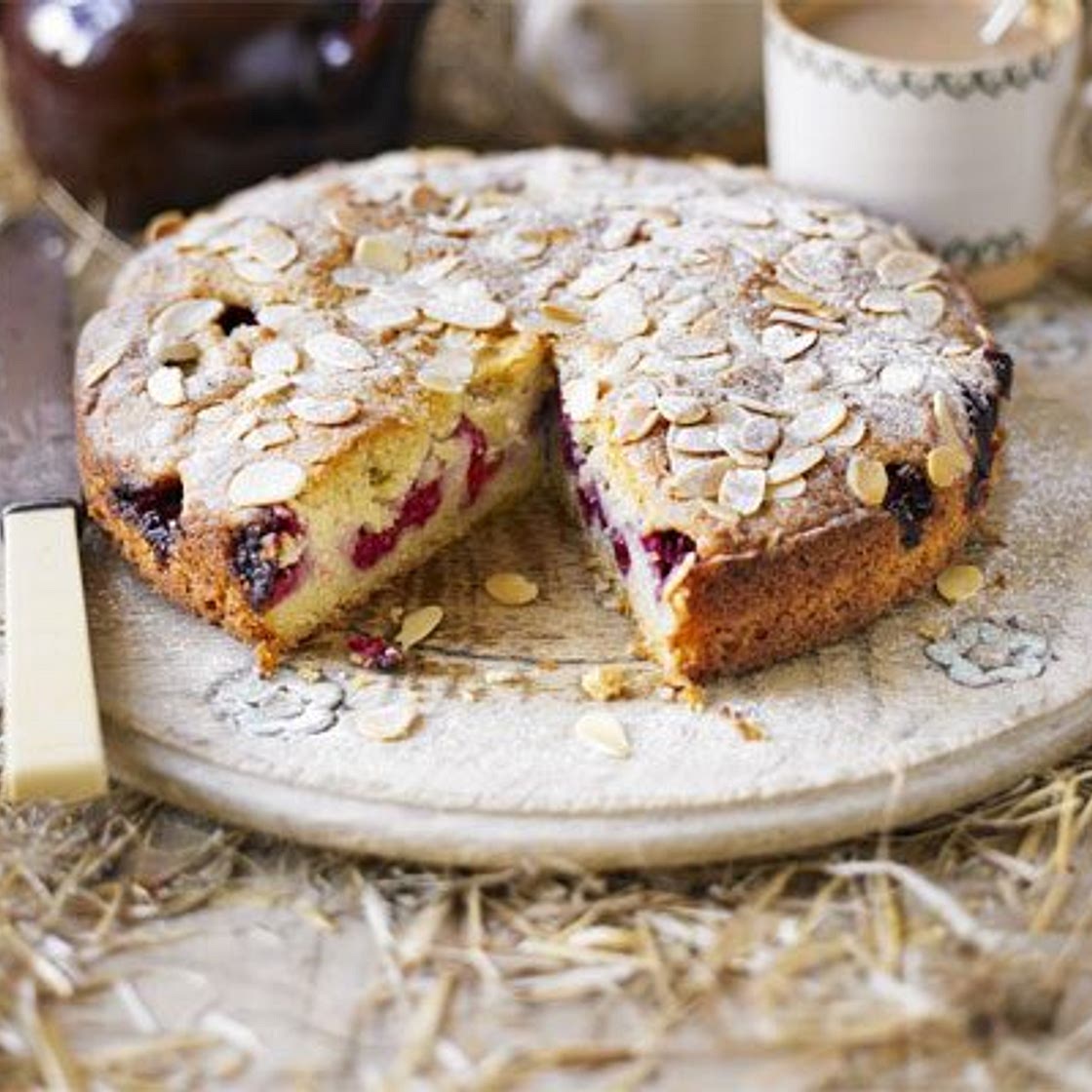 Raspberry bakewell cake