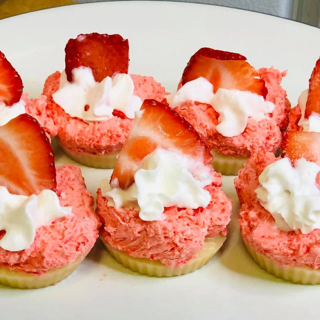 NO BAKE Strawberry Cream Pies