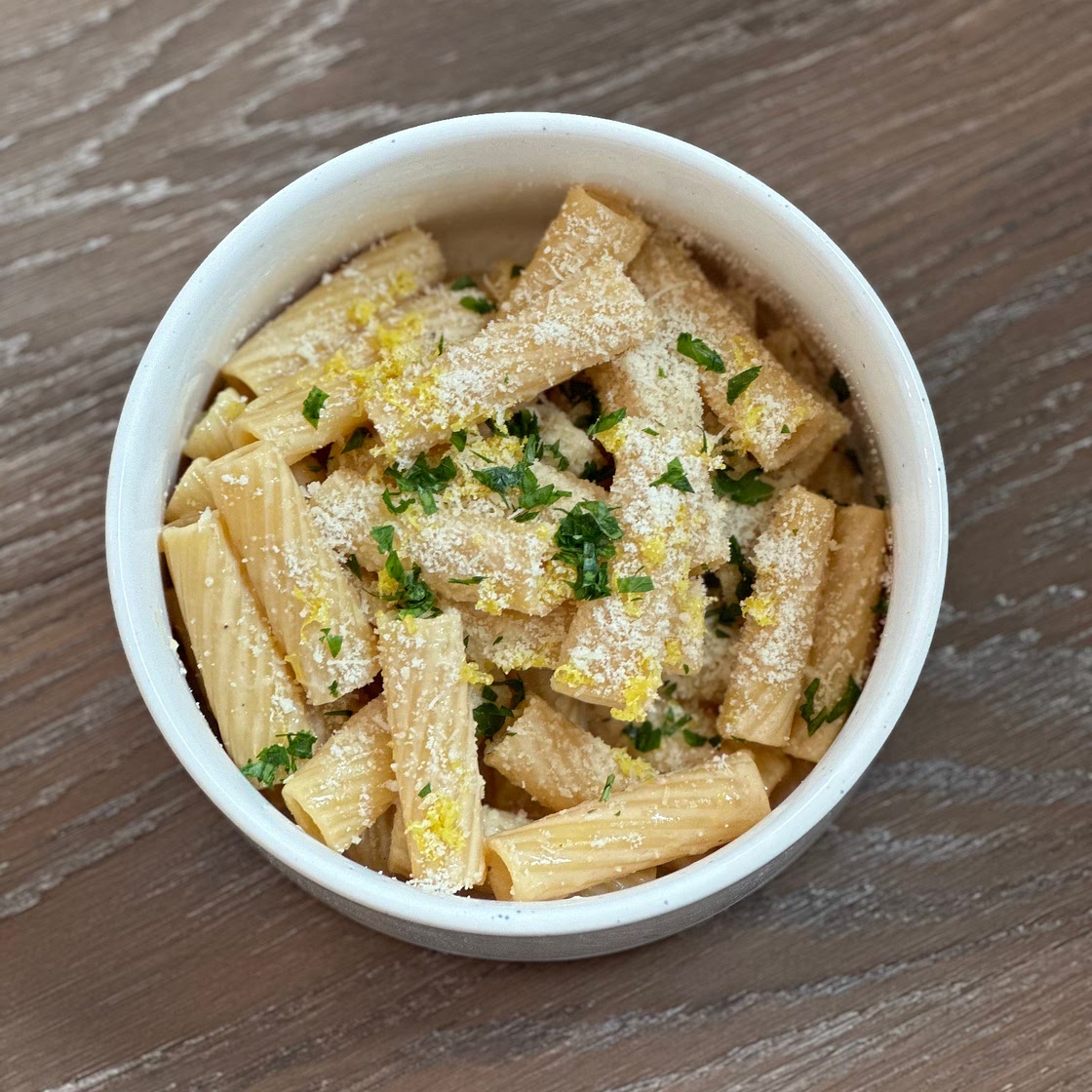 One Pot Creamy Garlic Lemon Pasta