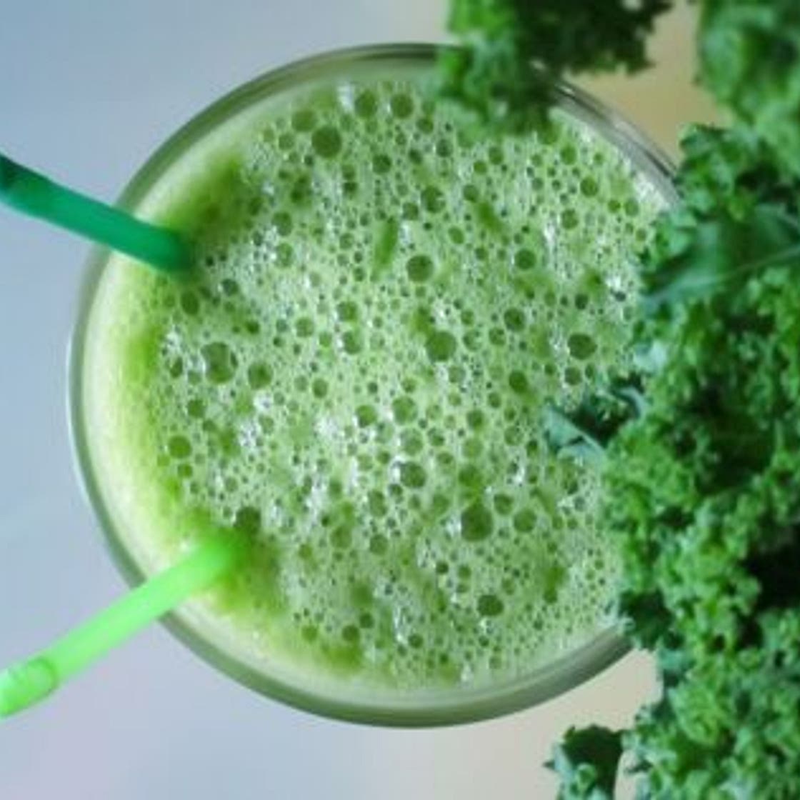 Smoothie kale, agrumes et gingembre