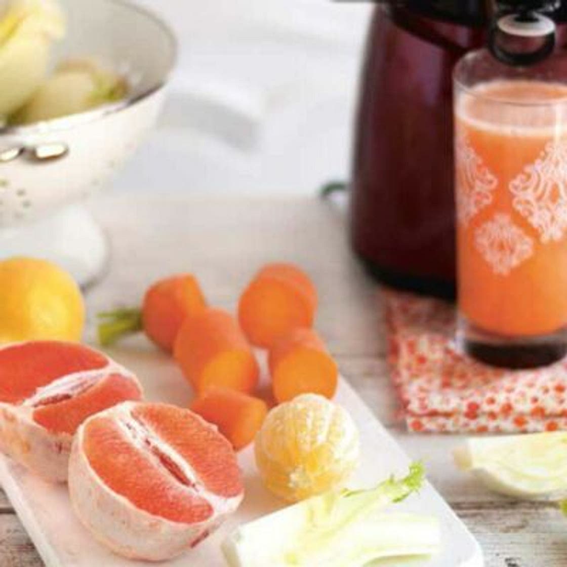 Jus frais de carotte, pomelo, fenouil et citron