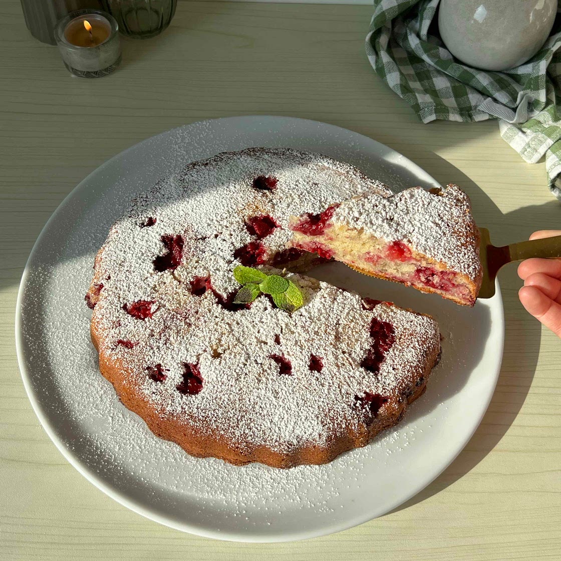 Raspberry cake