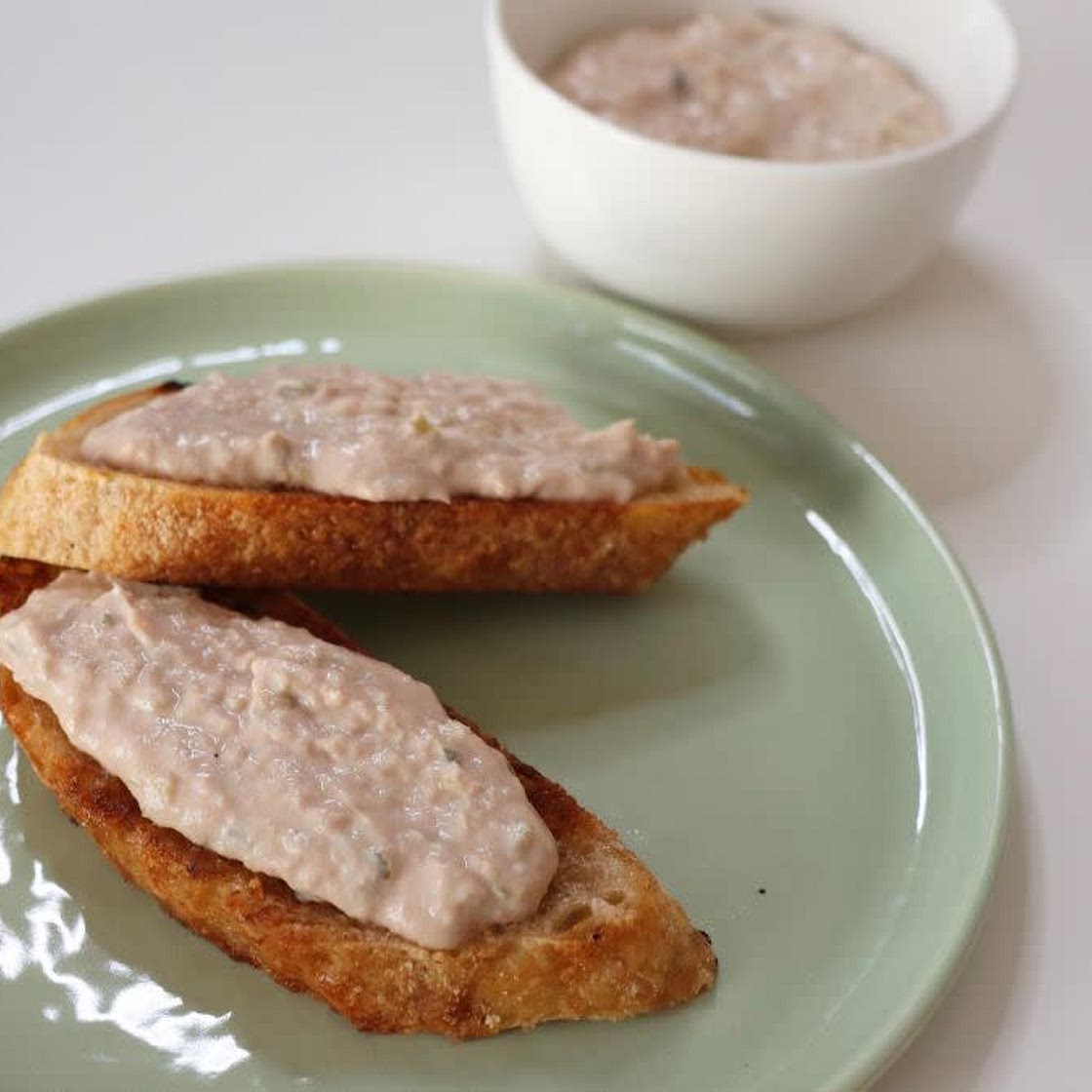 Perfect Tuna Pâté on Crispy Bread