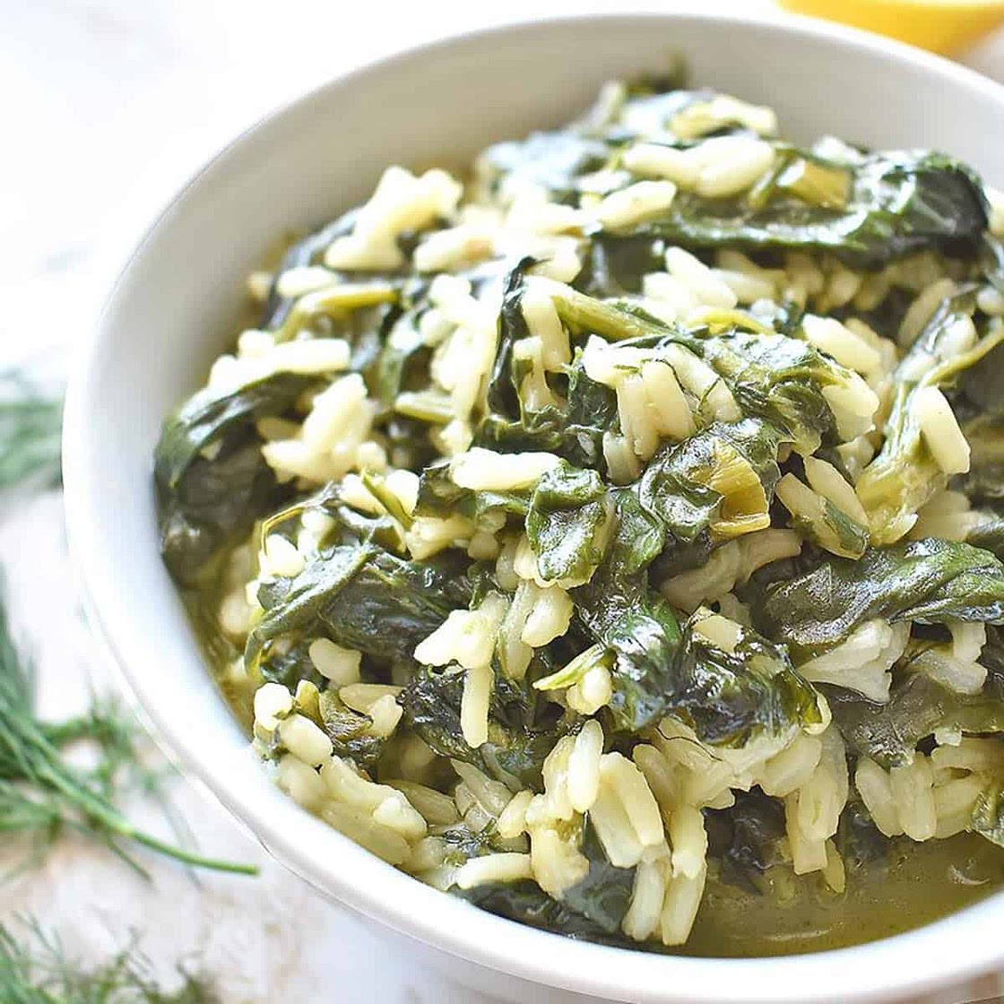 Greek Spinach Rice (Spanakoryzo)