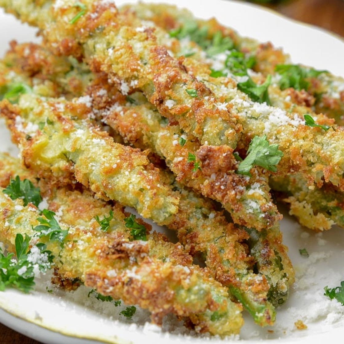 Air Fryer Garlic and Parm Green Bean Fries