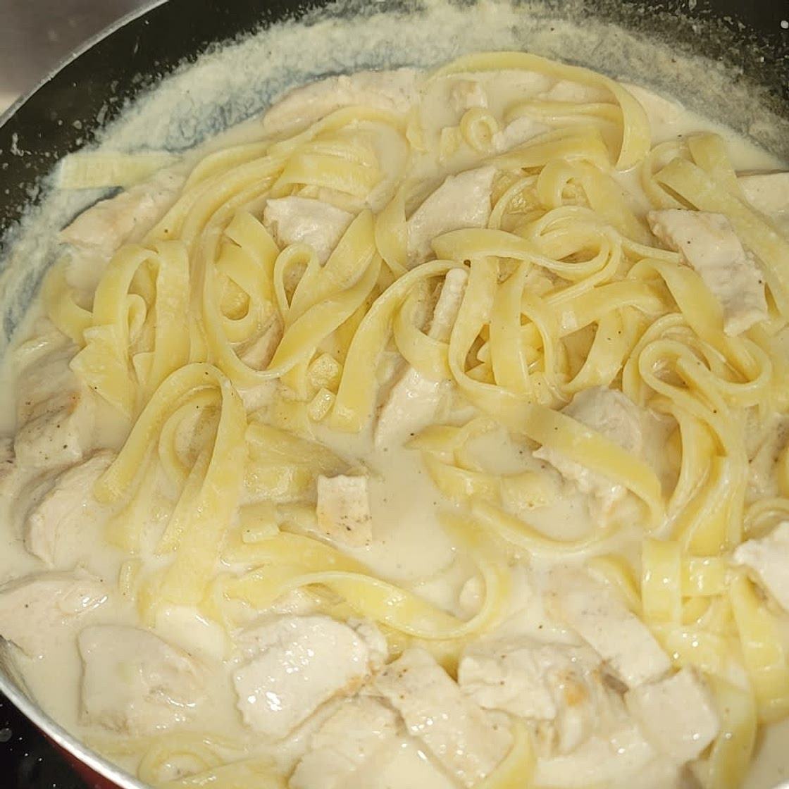 One Pot Chicken Alfredo Pasta