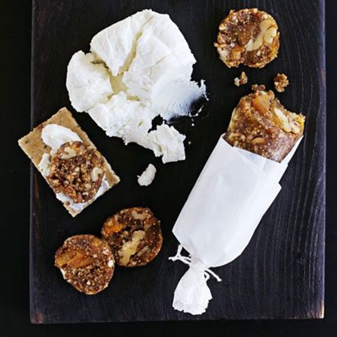 Fig & walnut slice