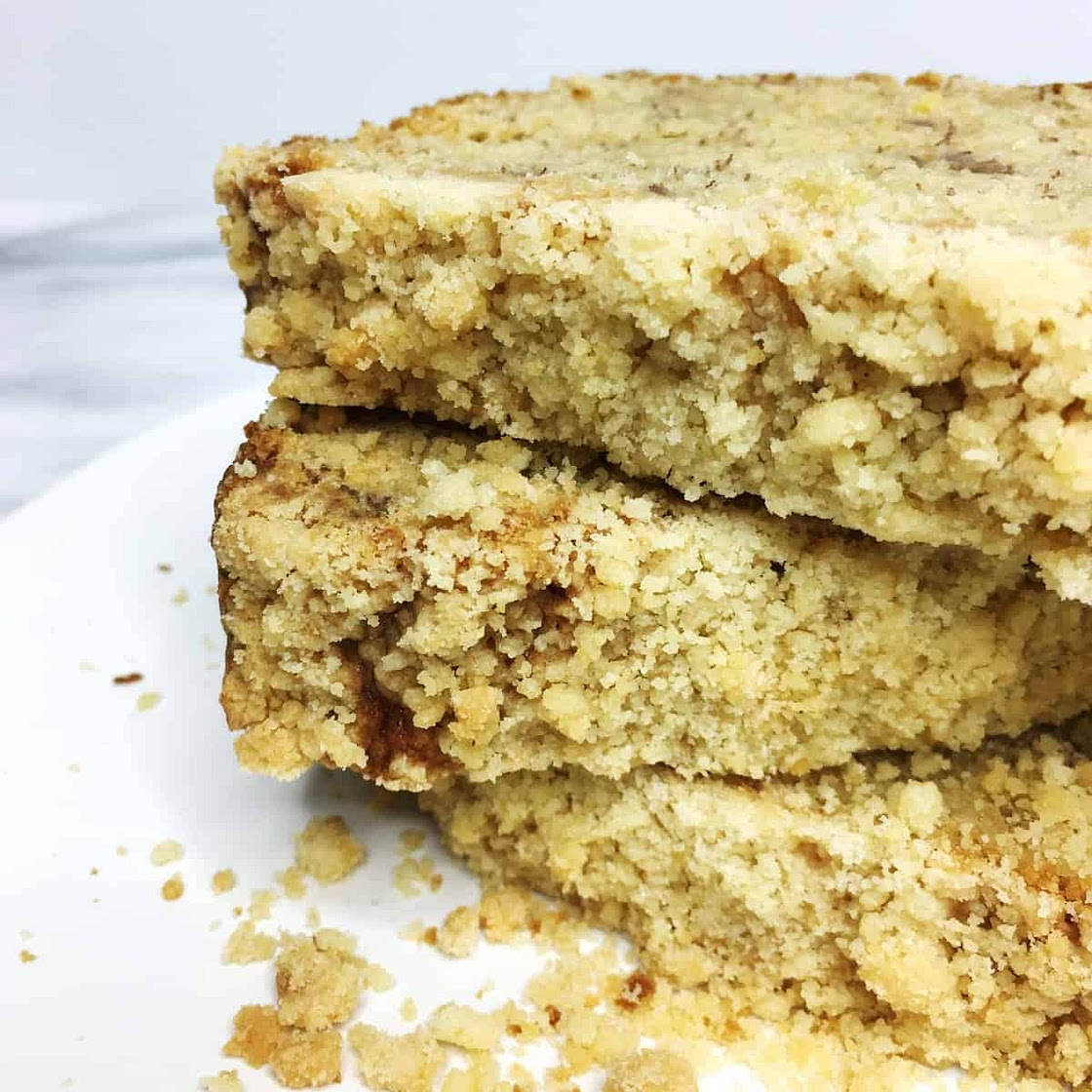 Moist Banana Bread With Crumb Topping