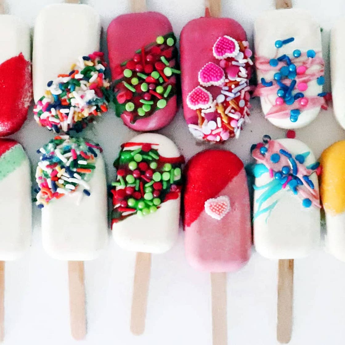 Cakesicles (Cake Popsicles)