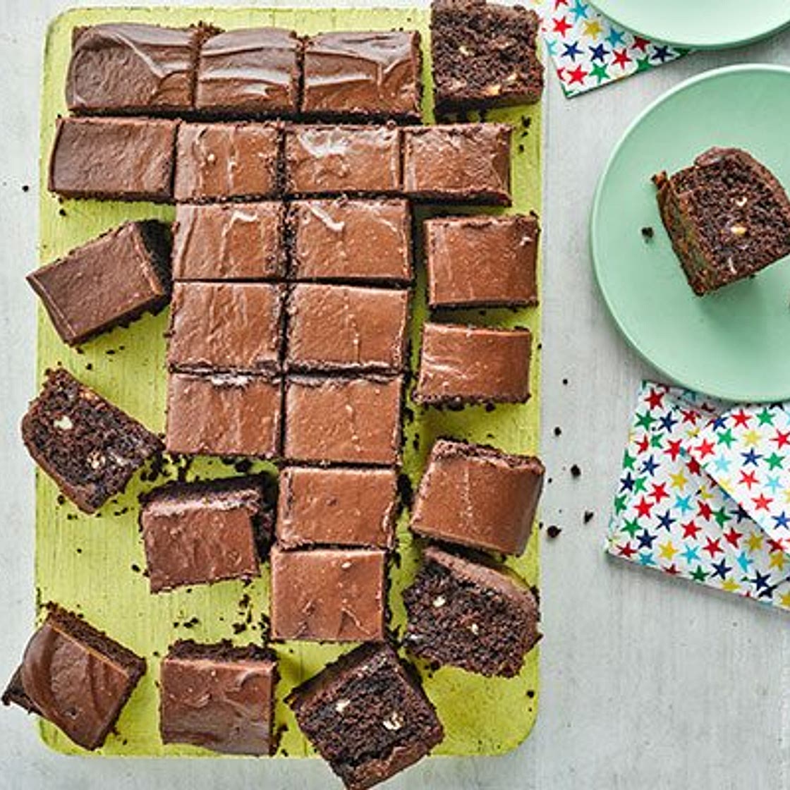 Chocolate chip traybake