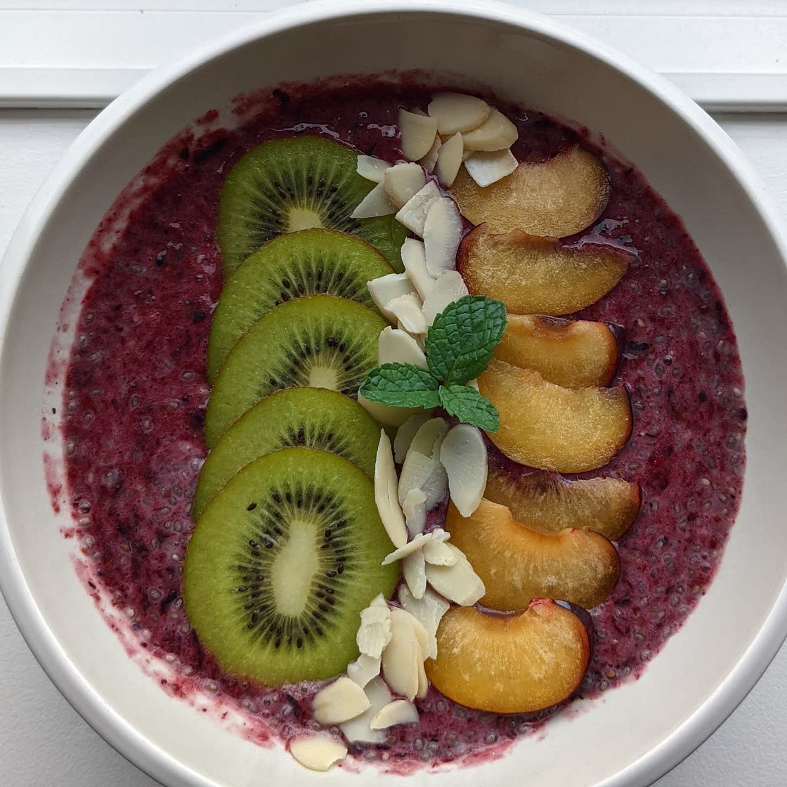 My Go-To Smoothie Bowl (5 minutes!)