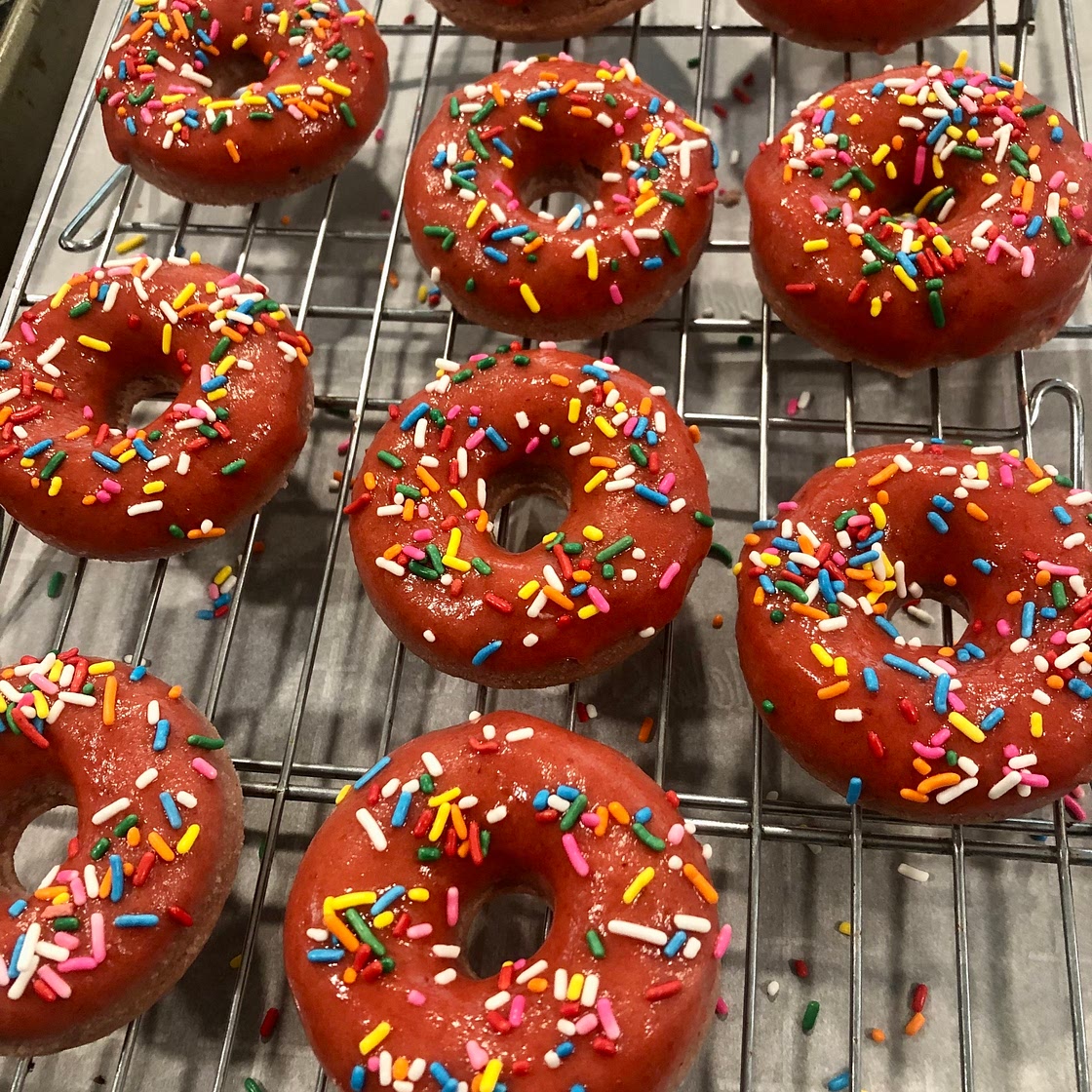 Keto-friendly Vegan Strawberry Donuts
