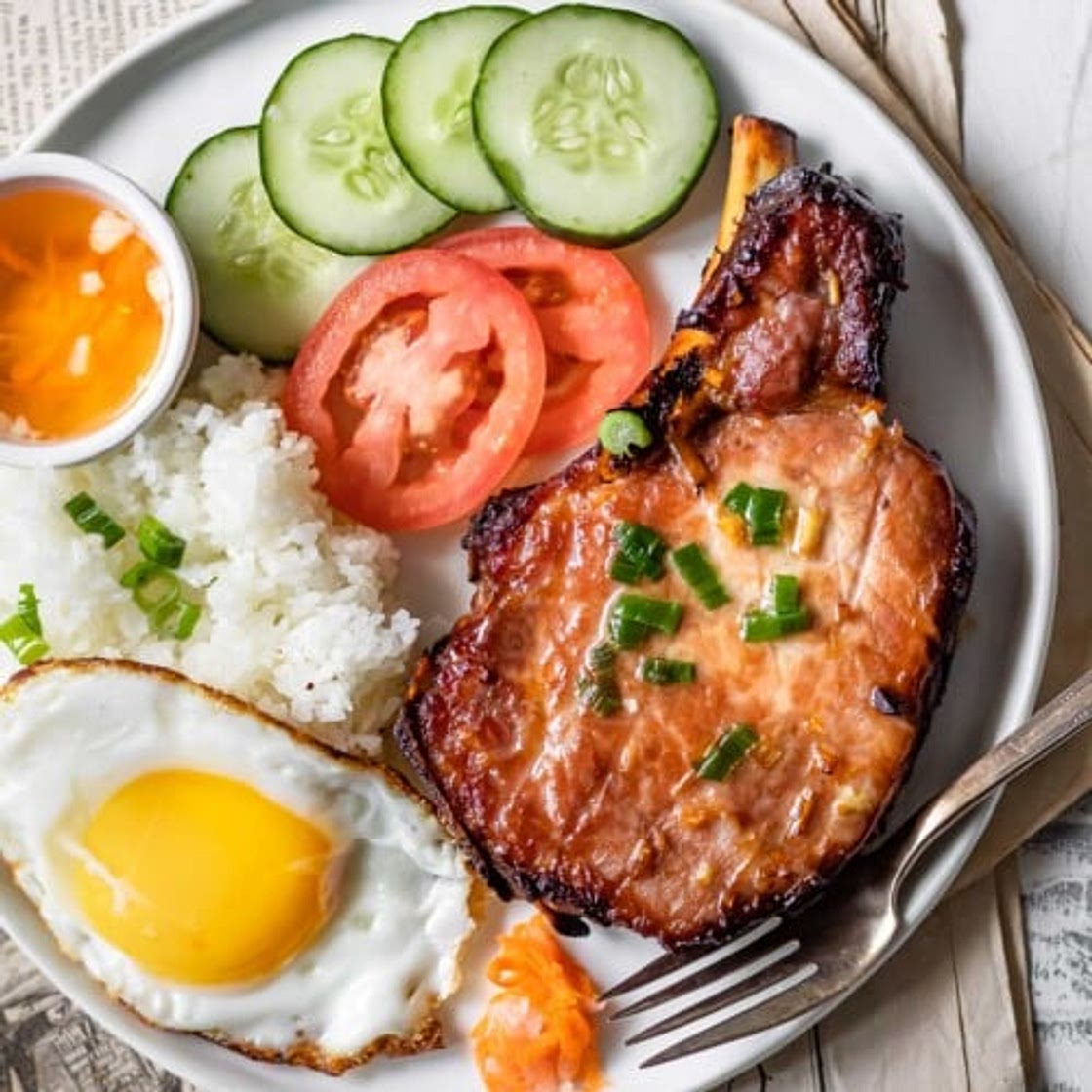 Vietnamese Grilled Lemongrass Pork Chop with Broken Rice (Com Suon Nuong)