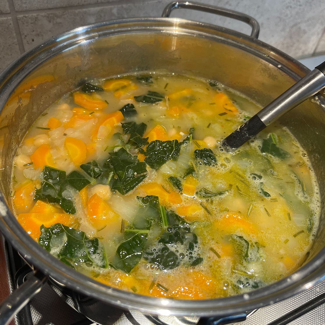 Nourishing White Bean and Lemon Soup