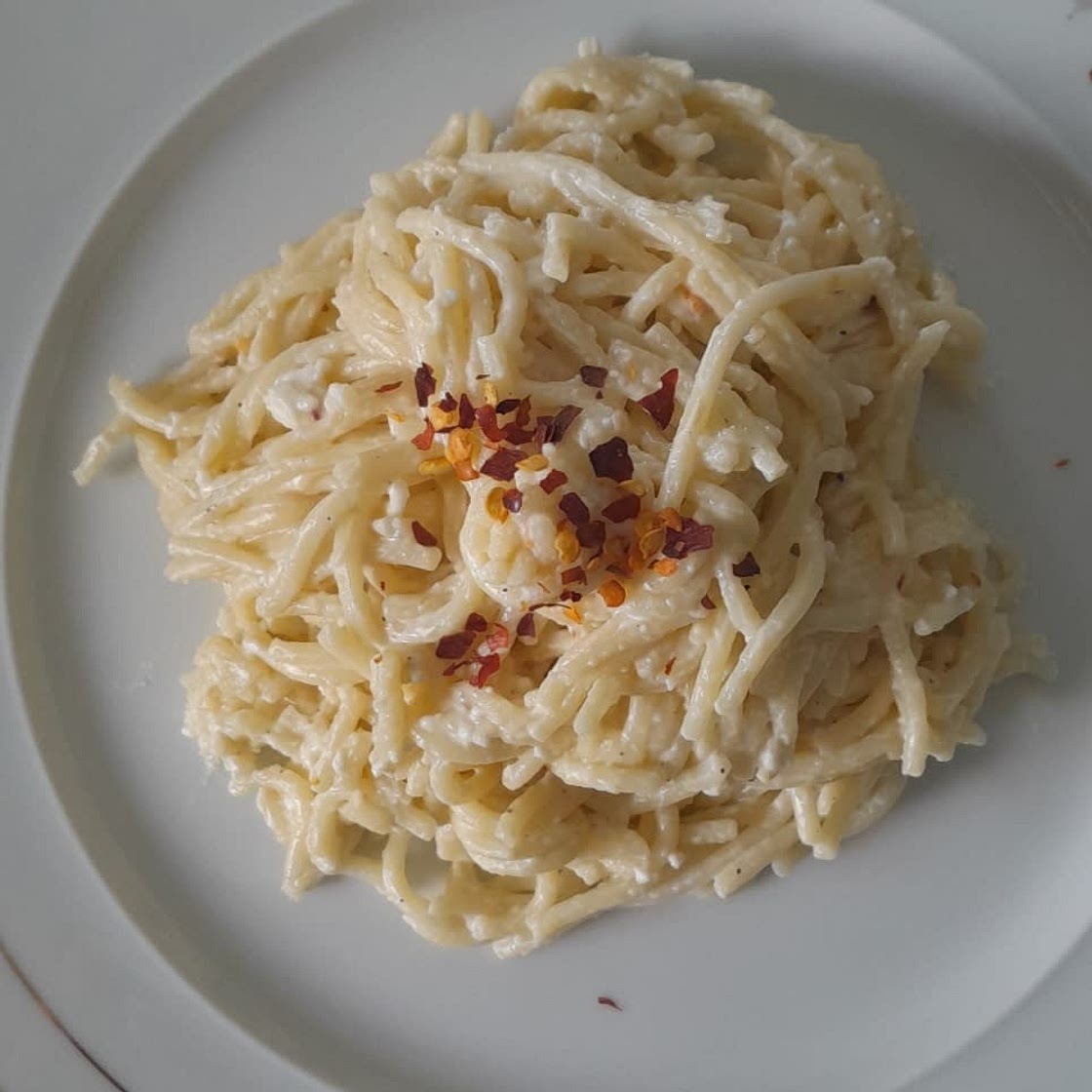 10-MINUTE CREAM CHEESE PASTA