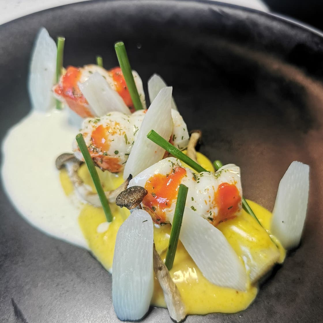 surimi King prawn & seasonal white asparagus