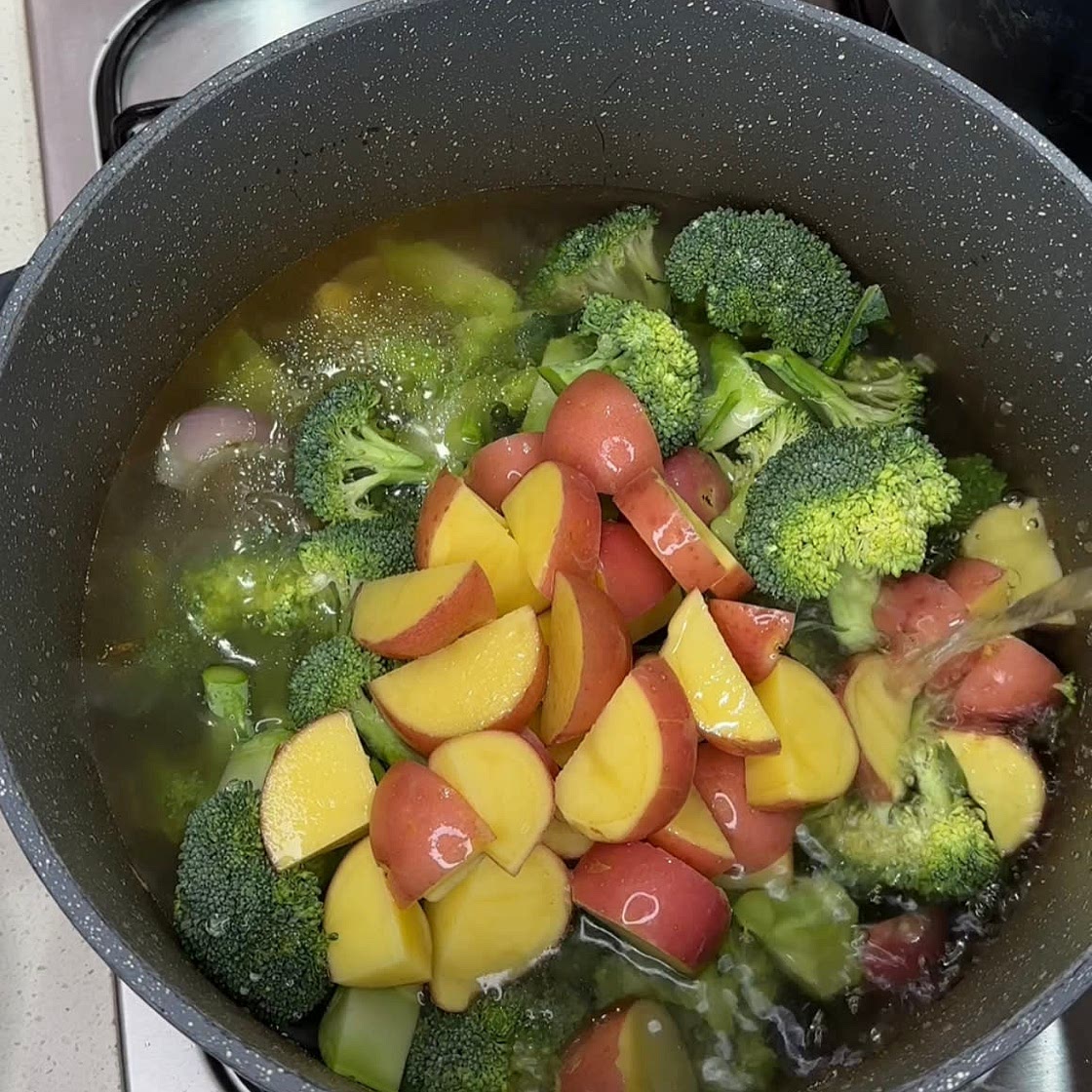 Creamy Broccoli and potato soup 