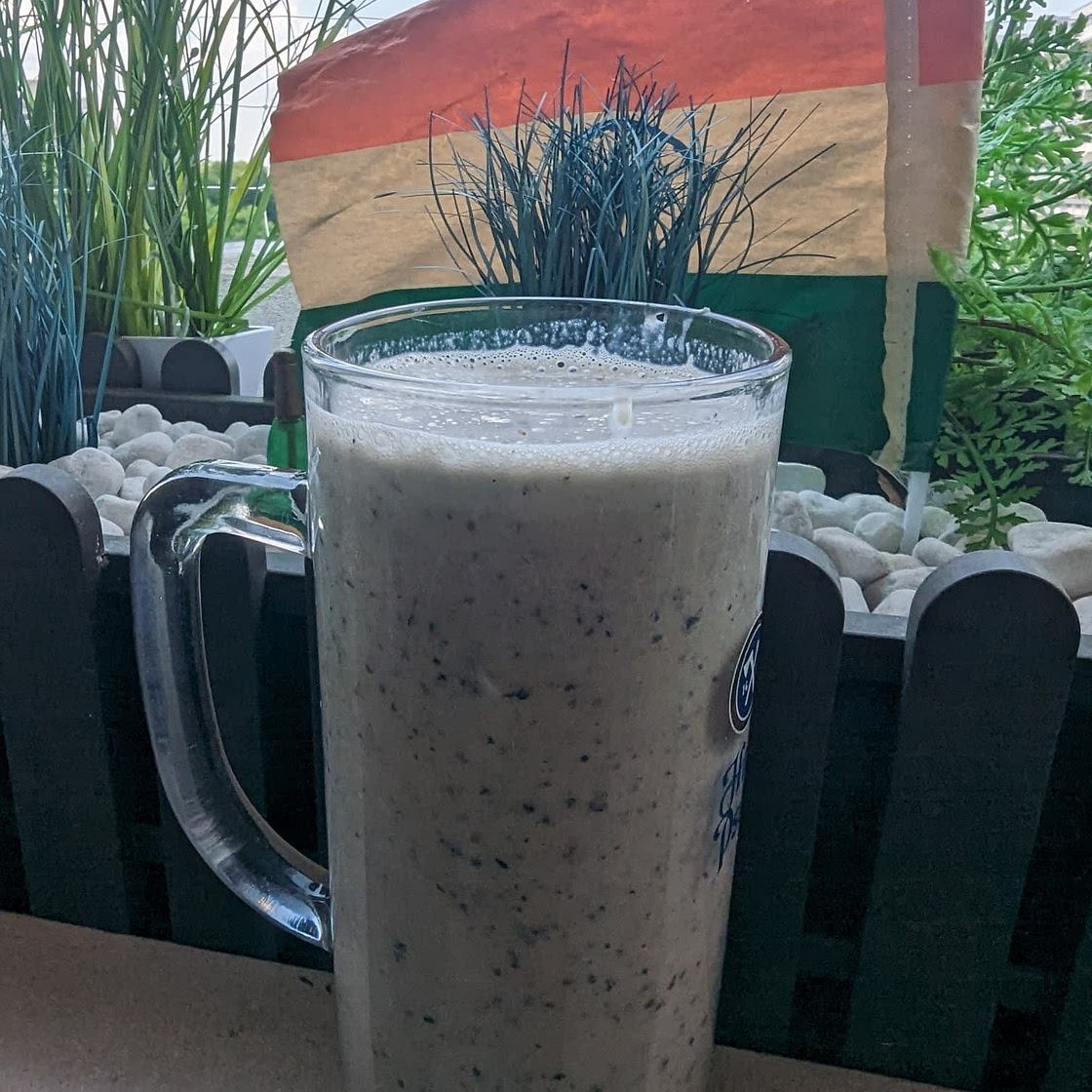Blueberry Banana (Spinach) Smoothie