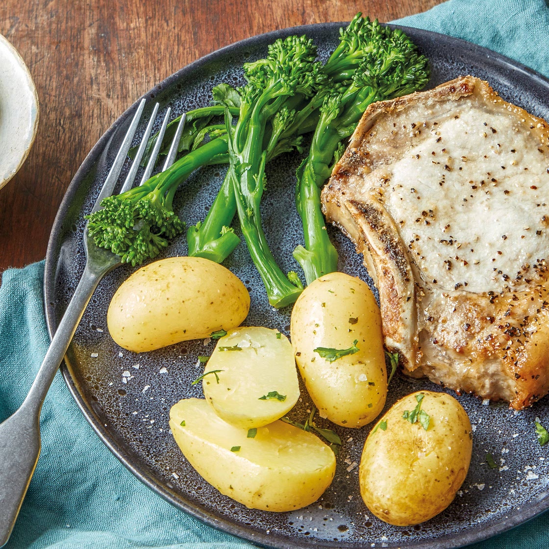 Air fryer garlic and pepper pork chops recipe