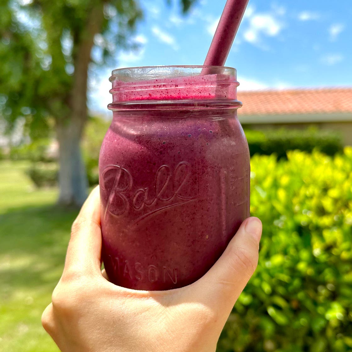 5 Ingredient Vegan PB&J Smoothie